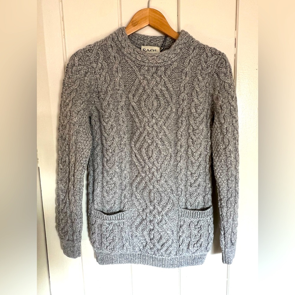 SAOL IRELAND GREY CABLE  KNIT WOMEN’S SWEATER.